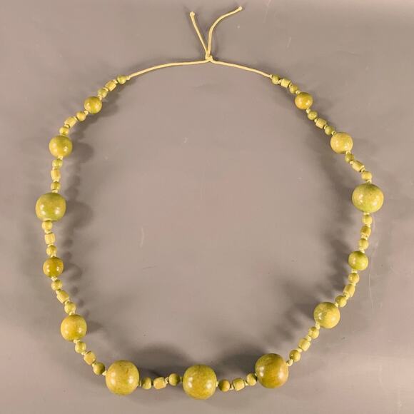 VINTAGE Green Wood Beaded Necklace